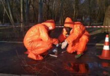 Майже 1 кг ртуті зібрали на зупинці громадського транспорту у Львові: подробиці