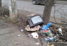 Старі меблі, техніка, вікна, двері: у Львові відкрили ще один пункт прийому "великого" сміття