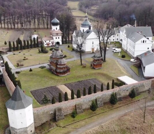 Село Крехов: место, куда съезжаются паломники